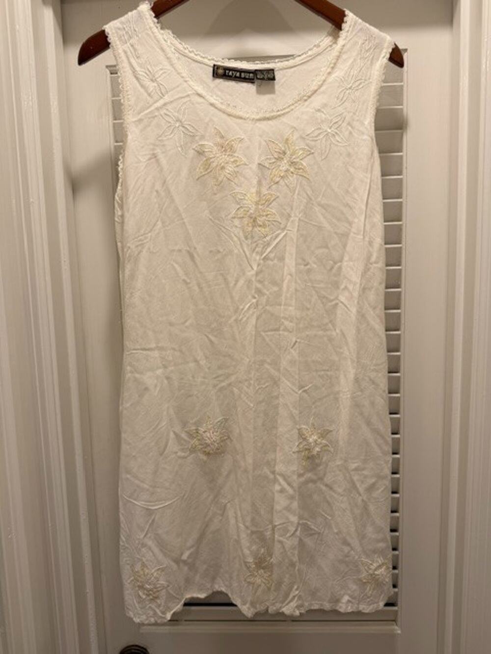 Raya Sun White Dress Embroidered Flowers Boho Cottagecore Flowy Lace Size L